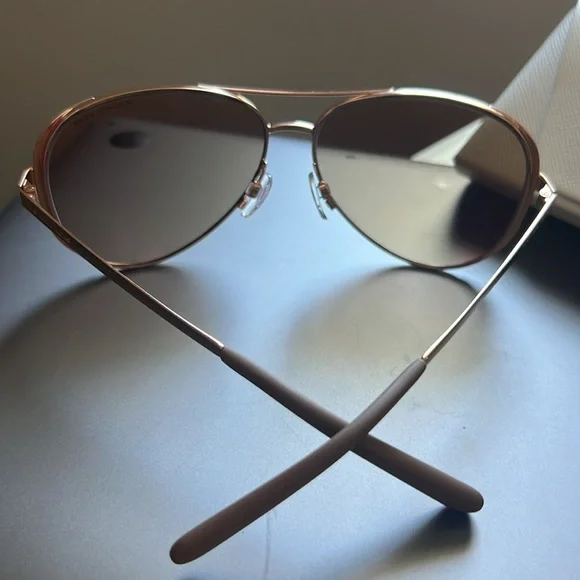 Michael Kors Chelsea Rose gold sunglasses - Picture 3 of 7